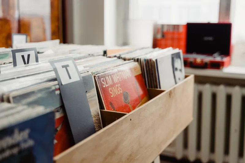 Flip the Record: How Hunting Obscure Cuts Turns Decent DJs Into Ones Nobody Forgets