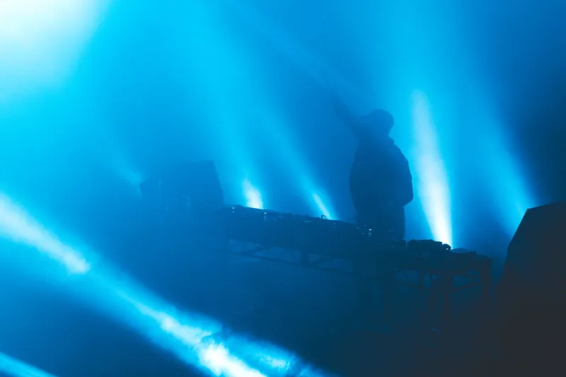 Less Is More: How the Best DJs in the Game Use Silence as Their Most Powerful Weapon