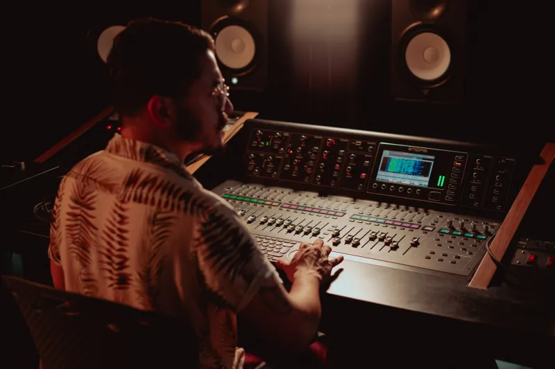 Too Loud for Spotify, Not Loud Enough for the Club: The Mastering Puzzle Killing Electronic Producers in 2025