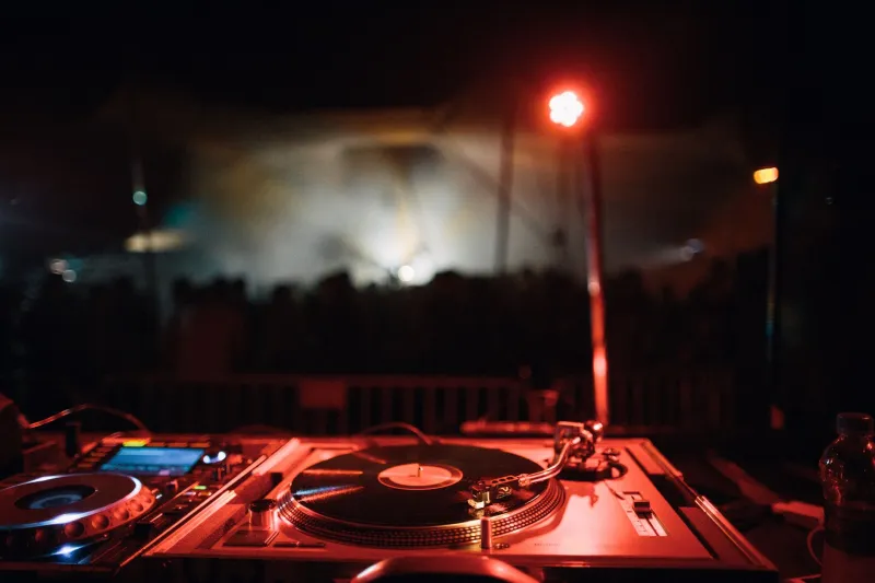Playlist Culture vs. Dance Floor Instinct: Who's Really Running the Club in 2025?