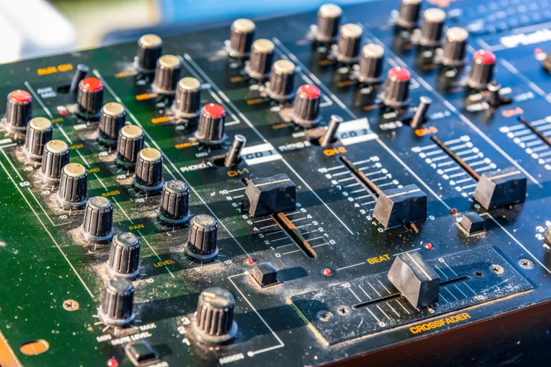 Three Knobs, Infinite Power: What Your EQ Is Actually Telling You About Your DJ Game